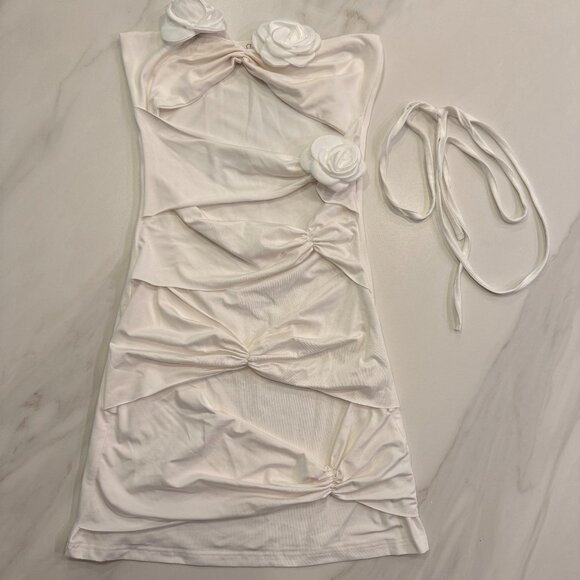 White Rose Cutout dress - Picture 3 of 3